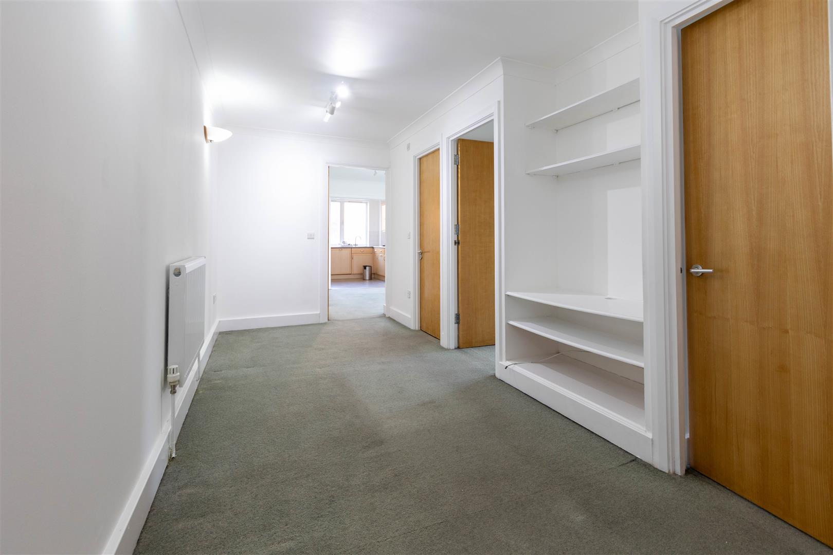 4 bed property in Regent court, London